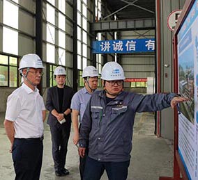 市經濟和信息化局與有色科技集團一行到久達新材考察調研